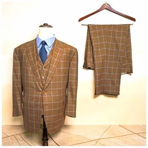 Tom James Custom 3-Piece Suit | Windowpane | Gold Buttons | Classic Tailored